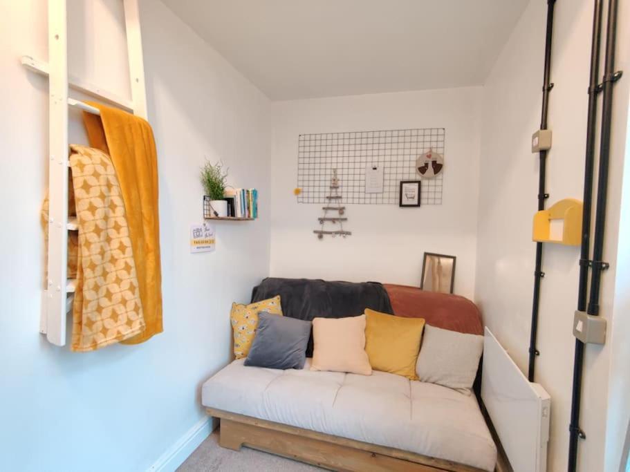 Bethel Nook, A Cosy In The Welsh Valleys *