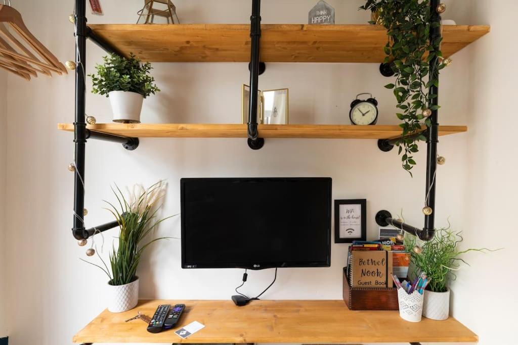 Bethel Nook, A Cosy In The Welsh Valleys Apartment *